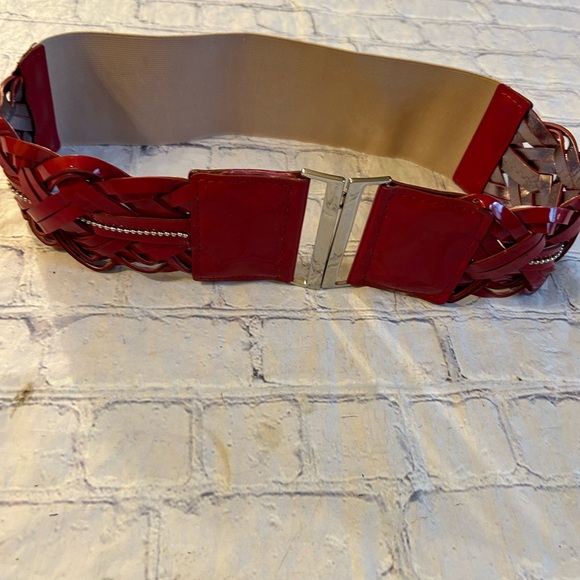 NINE WEST RED WIDE WOVEN STRETCH TAN COLOR HOOK FRONT WOMEN’S BELT SIZE M/L - Picture 3 of 10